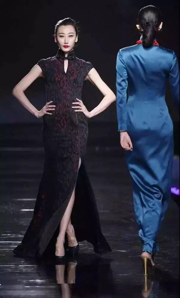 十二人旗袍走秀视频,十二人旗袍走秀，传统与现代的完美交融